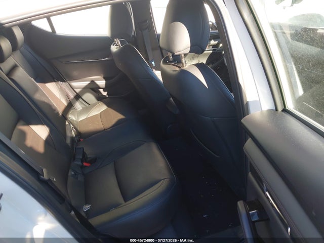 صورة 8 لـ 2020 Mazda MAZDA3 PREMIUM PACKAGE