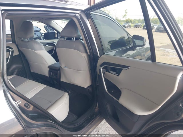 2021 TOYOTA RAV4 XLE PREMIUM 8