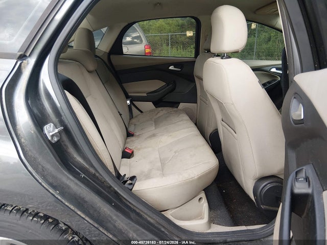 2016 FORD FOCUS SE 照片 8