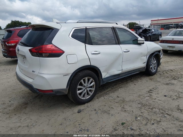 2017 NISSAN ROGUE SV 4