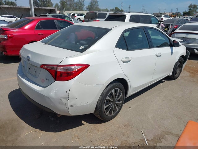 2017 Toyota COROLLA LE photo 4