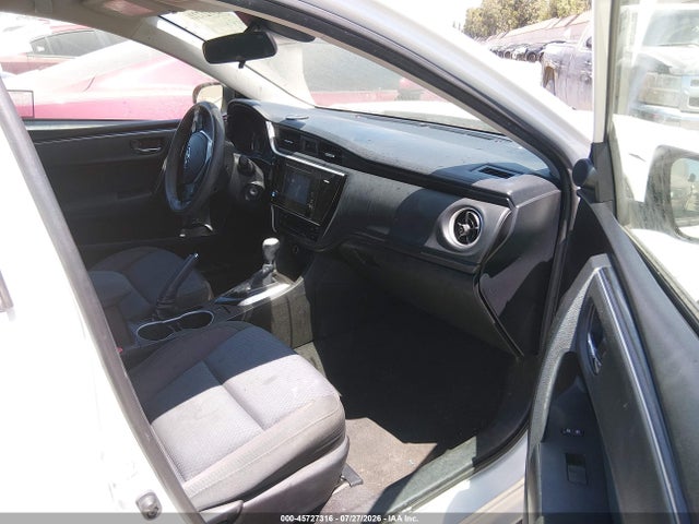 2017 Toyota COROLLA LE photo 5
