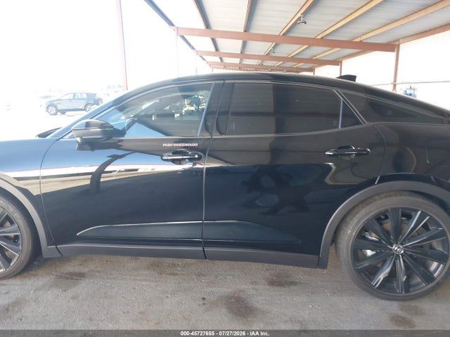 2025 Toyota CROWN NIGHTSHADE EDITION photo 15