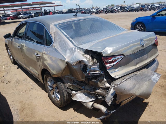 2016 Volkswagen PASSAT 1.8T S — фото 3