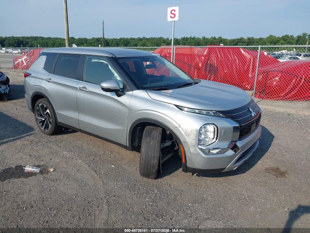 2024 MITSUBISHI OUT 