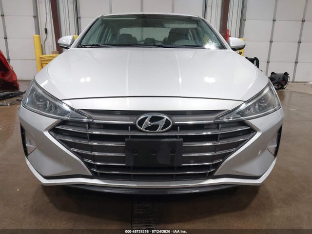 2019 HYUNDAI ELANTRA SE 12