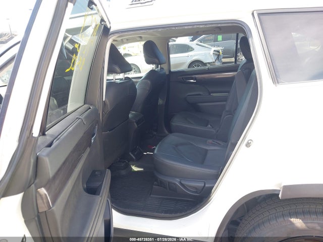 2020 TOYOTA HIGHLANDER LIMITED 8