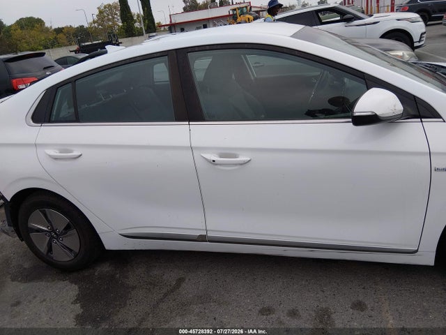 2020 HYUNDAI IONIQ HYBRID SE 14