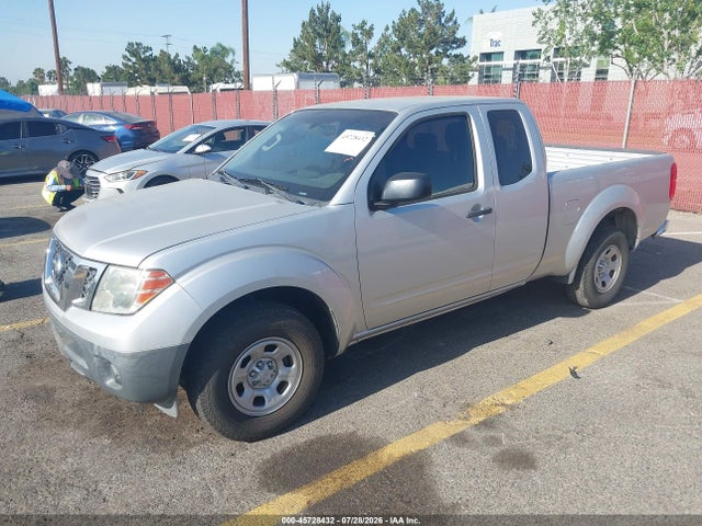 2015 Nissan FRONTIER S — фото 2