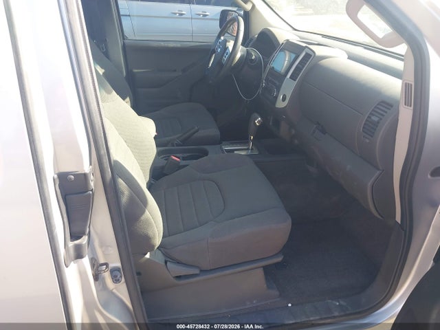 2015 Nissan FRONTIER S — фото 5