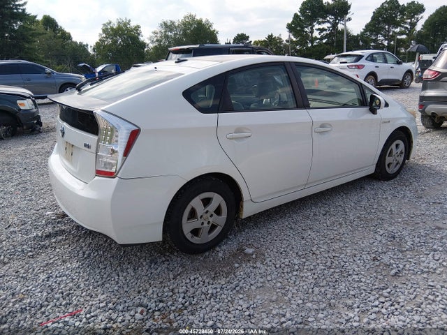 2011 Toyota PRIUS FOUR — фото 4