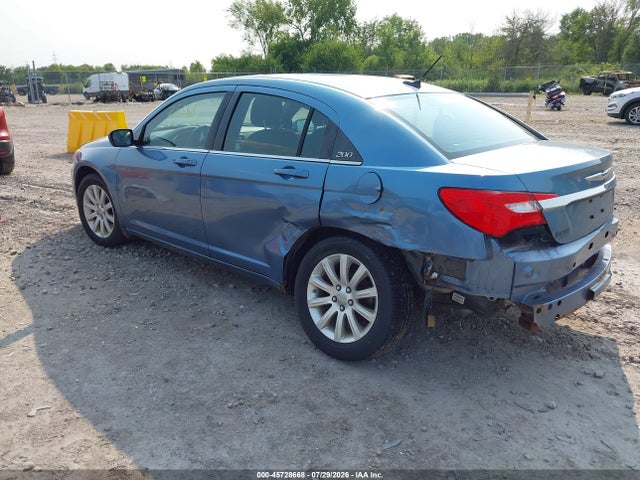 صورة 3 لـ 2011 Chrysler 200 TOURING