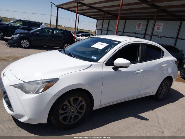 2019 TOYOTA YARIS LE 14