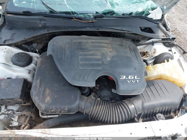 2017 CHRYSLER 300C 10