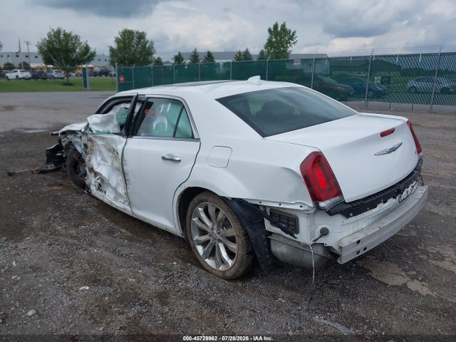 2017 CHRYSLER 300C 3