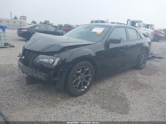 صورة 2 لـ 2016 Chrysler 300 300S