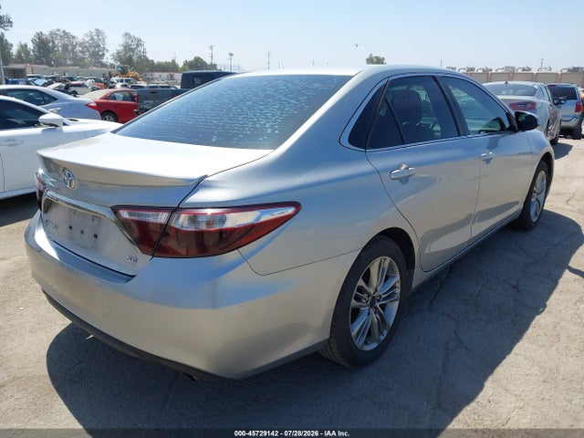 2015 Toyota CAMRY SE 照片 4