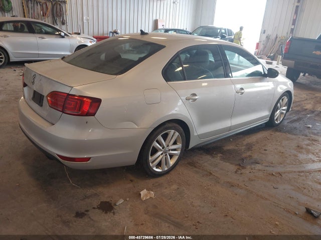 صورة 4 لـ 2013 Volkswagen JETTA GLI