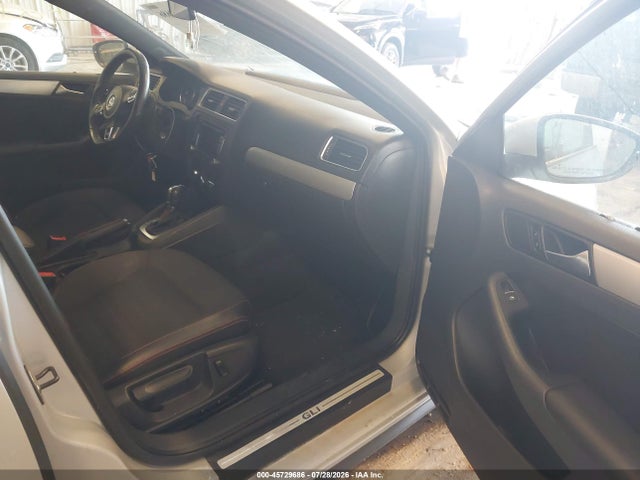 صورة 5 لـ 2013 Volkswagen JETTA GLI