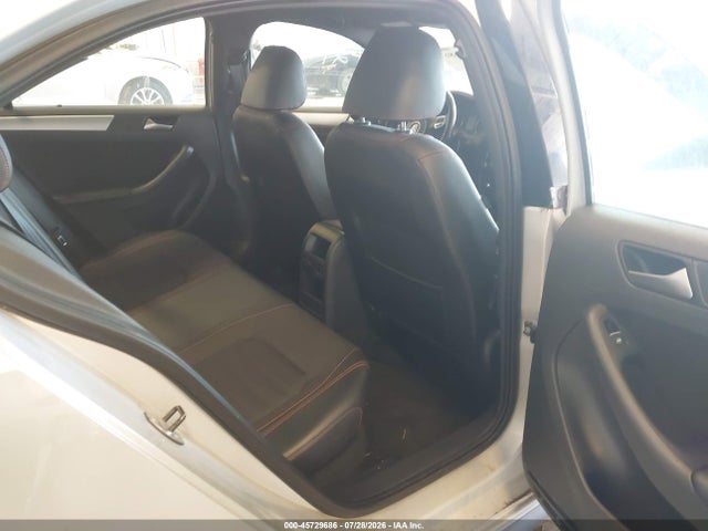 صورة 8 لـ 2013 Volkswagen JETTA GLI