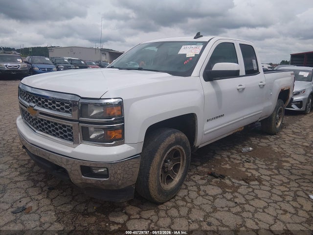 2015 Chevrolet SILVERADO 1500 LT photo 2