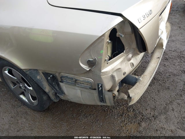 صورة 18 لـ 2006 Mercedes-BENZ E 350