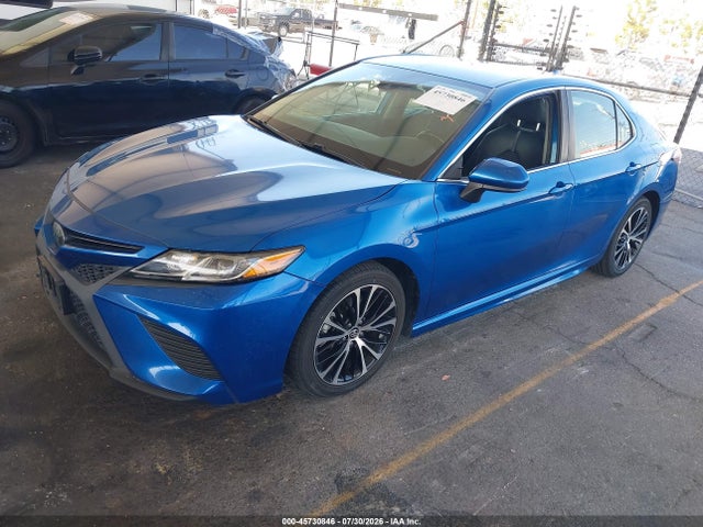 2019 TOYOTA CAMRY SE 2