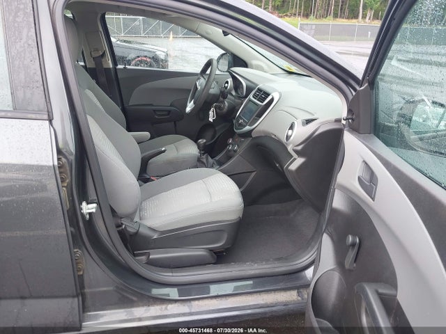 صورة 5 لـ 2017 Chevrolet SONIC LS MANUAL