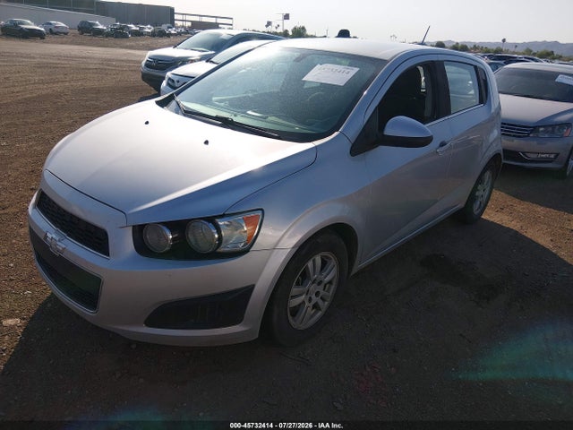 2016 Chevrolet SONIC LT AUTO 照片 2