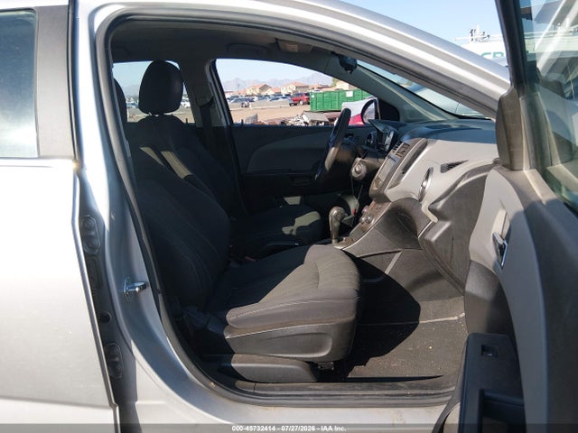 2016 Chevrolet SONIC LT AUTO 照片 5