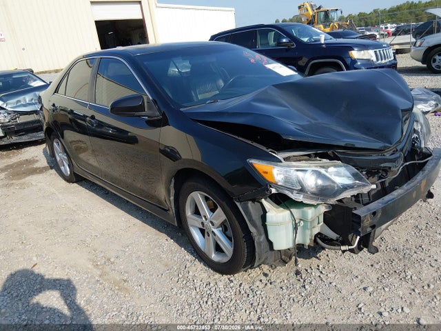 2013 TOYOTA CAMRY SE
