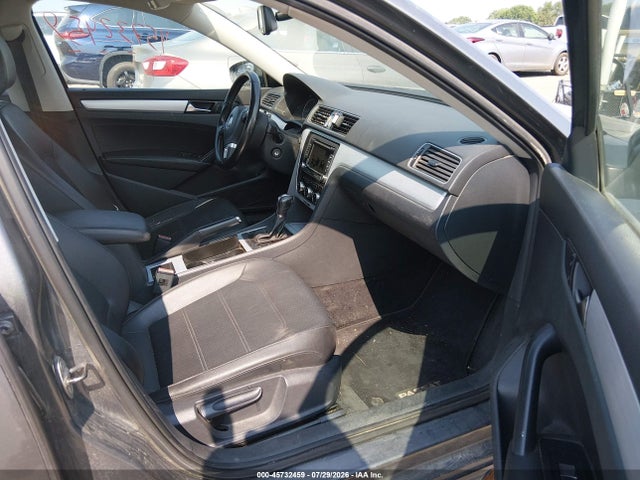 2012 Volkswagen PASSAT 2.5L SE 照片 5