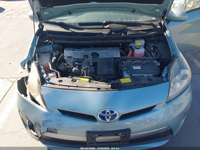 صورة 10 لـ 2015 Toyota PRIUS PLUG-IN