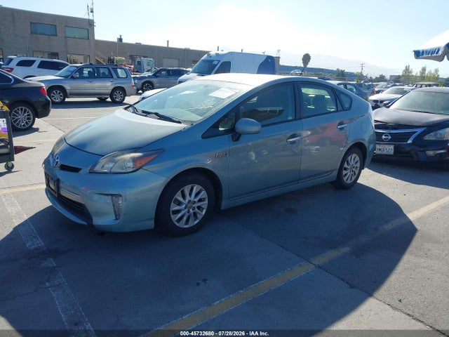 صورة 2 لـ 2015 Toyota PRIUS PLUG-IN