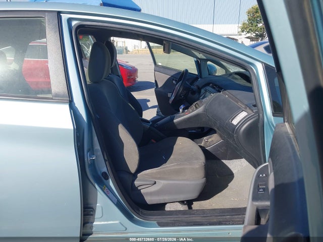 صورة 5 لـ 2015 Toyota PRIUS PLUG-IN