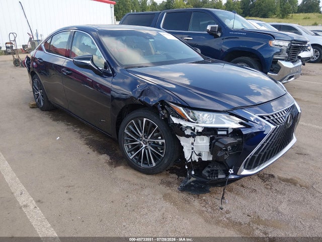 2025 LEXUS ES 