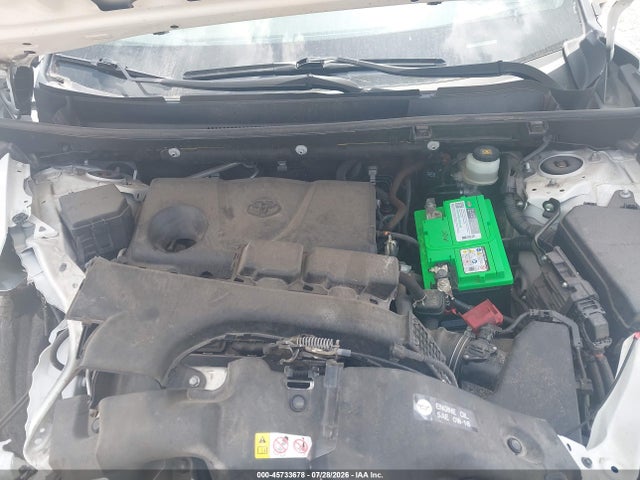 2019 TOYOTA RAV4 XLE 10