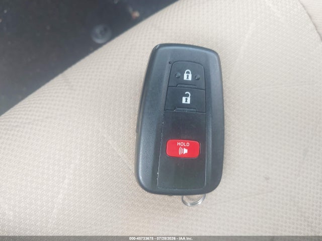 2019 TOYOTA RAV4 XLE 11