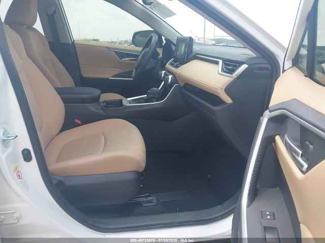 2019 TOYOTA RAV4 XLE 5