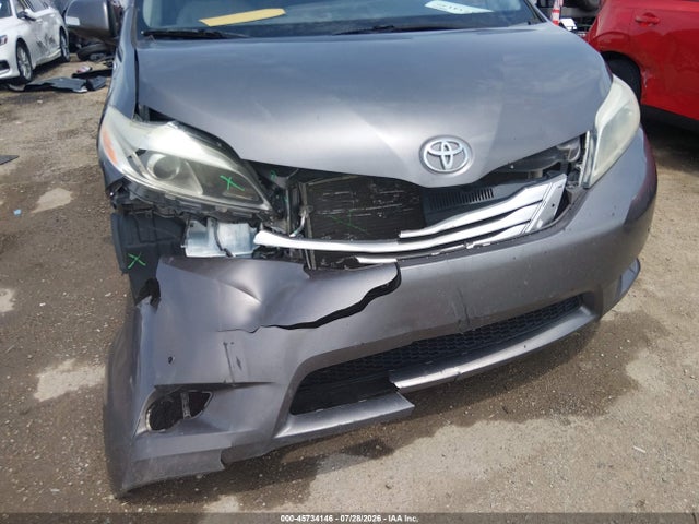 2017 TOYOTA SIENNA LIMITED 7 PASSENGER 6