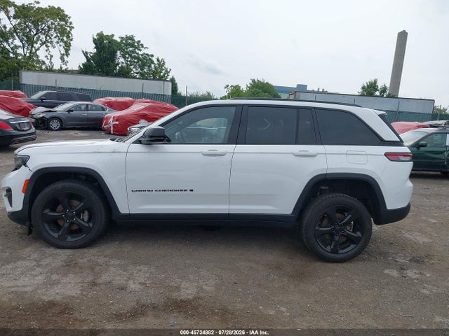 2023 JEEP GRAND CHEROKEE ALTITUDE 4X4 15