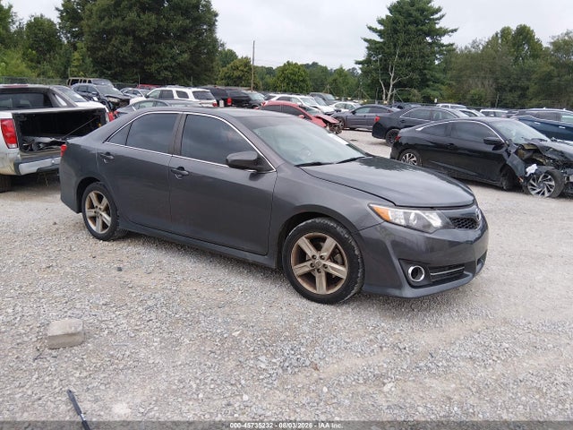 2014 TOYOTA CAMRY SE
