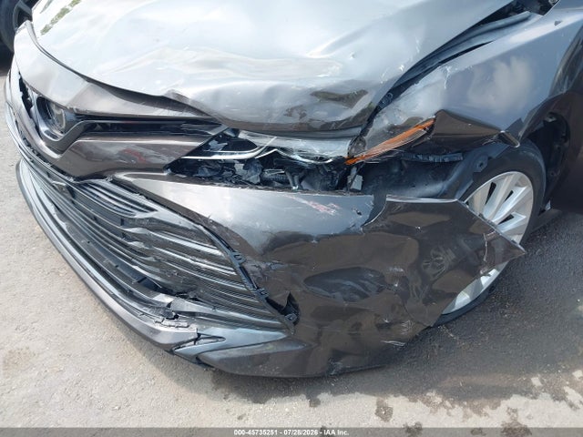 2018 TOYOTA CAMRY LE 6