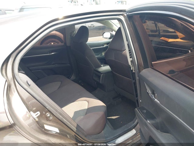 2018 TOYOTA CAMRY LE 8