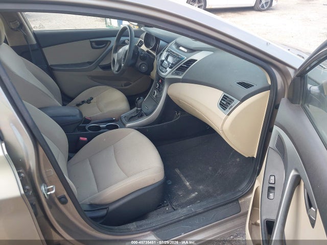 2016 Hyundai ELANTRA SE — фото 5