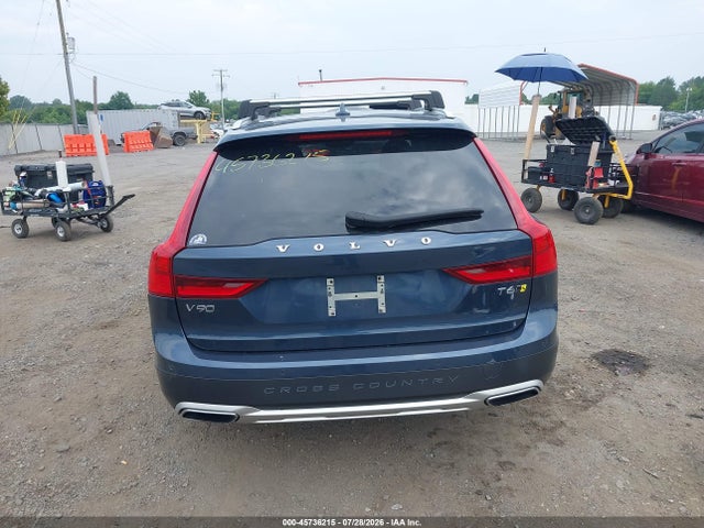 2018 VOLVO V90 CROSS COUNTRY T6 16