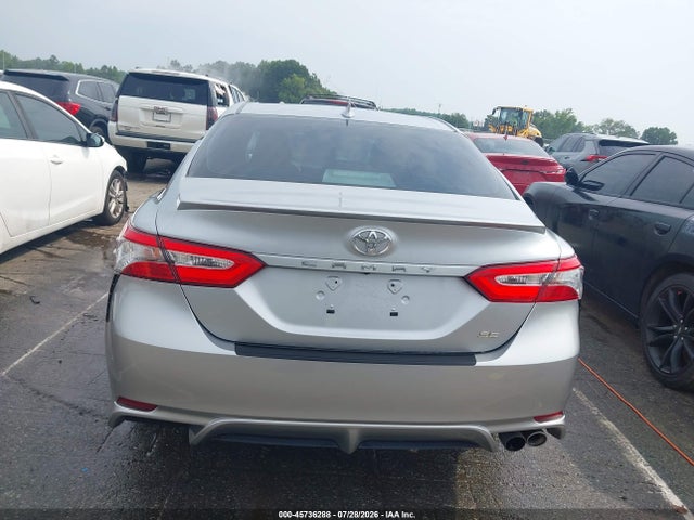 2019 TOYOTA CAMRY SE 17