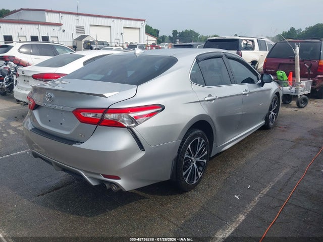 2019 TOYOTA CAMRY SE 4