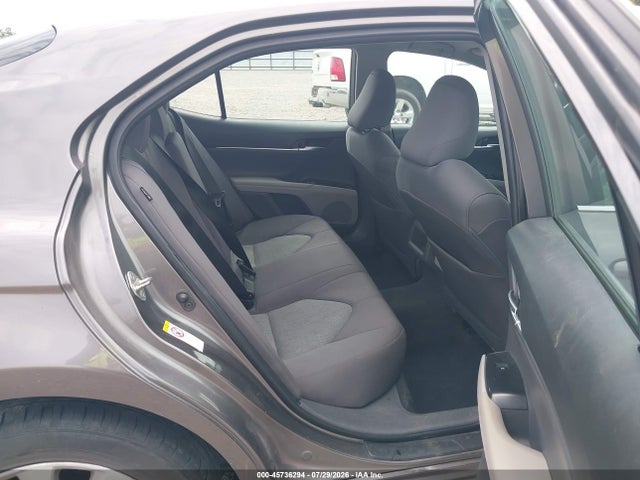 2018 TOYOTA CAMRY LE 8
