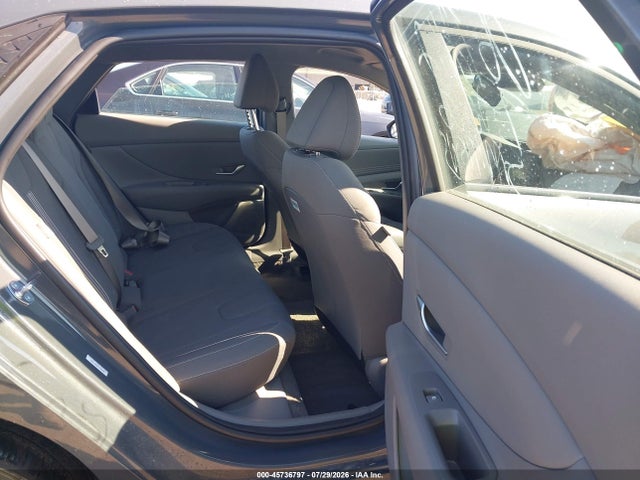 صورة 8 لـ 2026 Hyundai ELANTRA SEL SPORT